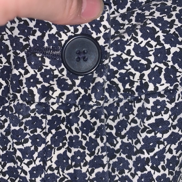 Loft Floral Shorts - Picture 2 of 4